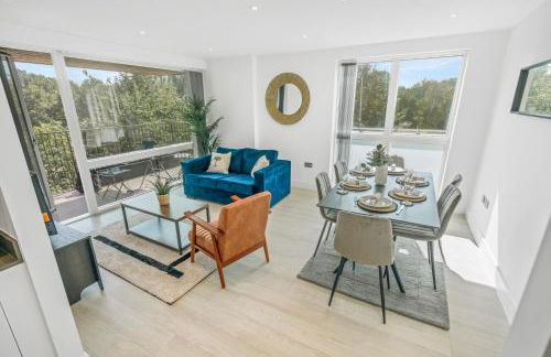 Modern 2 Bedroom with Superking Bed & Balcony views Near Wembley - Foto 9