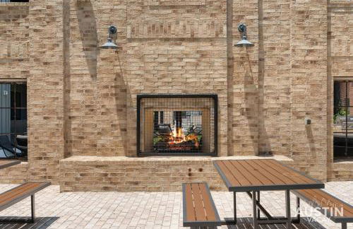 Pool Boxing Gym and Live Music Drinks 2BR 2BA S Austin Condo By Austin Vacay - Foto 50