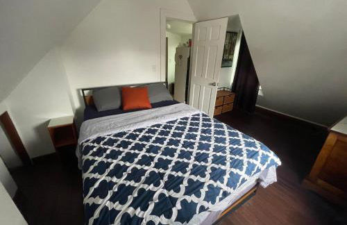 Private Loft 5 min away from LGA - Foto 1