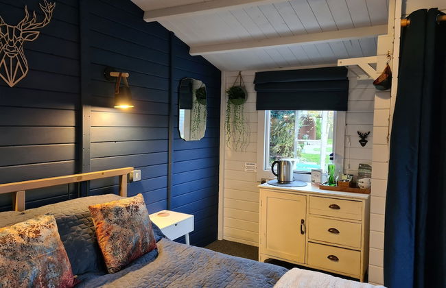 The Little Hide - Adult Only Camping Pods - Photo 7