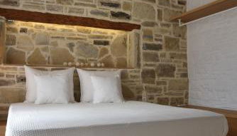 LAINI LUXURY SUITES - Photo 4