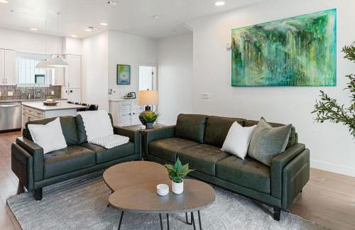 Dwntn Lux Townhome - Best Amenities- 3BD, 4BA - Photo 16