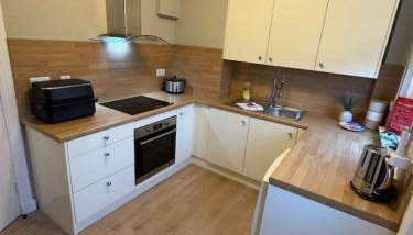 Modern 2BR Cottage Flat - Photo 3