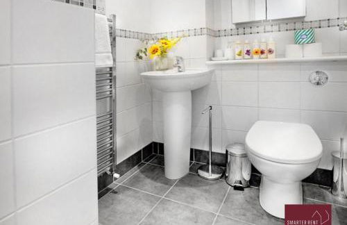 Twyford - Modern 2 Bedroom House - With Garden - Foto 10