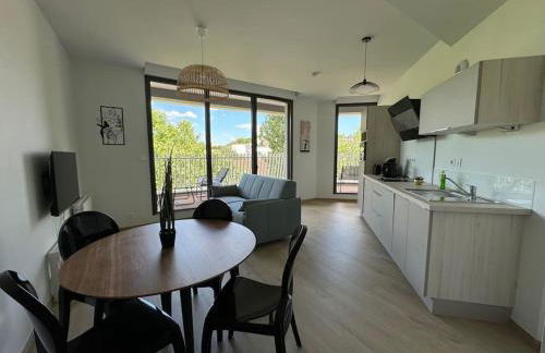 F2 neuf cosy et élégant avec terrasse, parking, WIFI - Foto 1