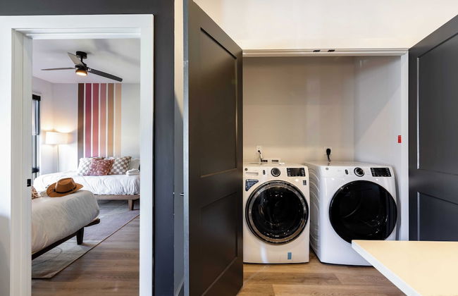 Walkable Midtown Location Modern Amenities, Pool & Gym Anthem by Avantstay - Foto 3