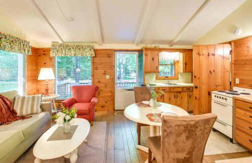 Pine Cottage Duplex with Deck Walk to State Park! - Foto 13