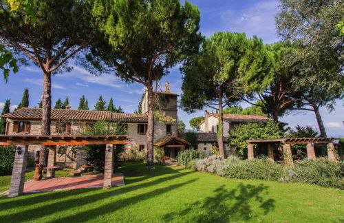 Farmhouse in Marsciano with vineyards olive groves - Foto 23