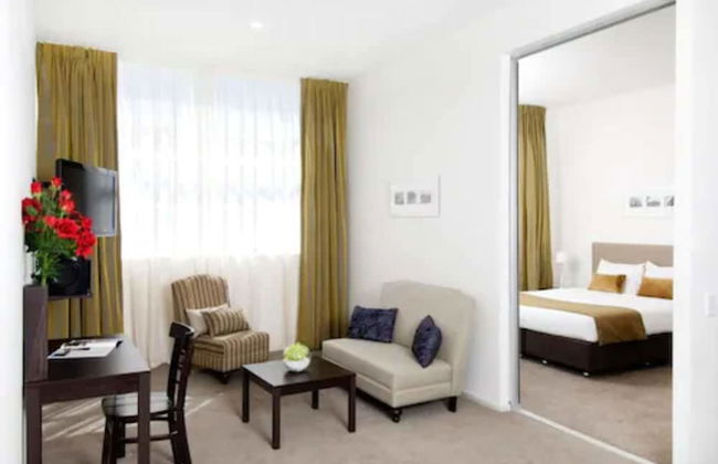 Quest on London - Photo 16