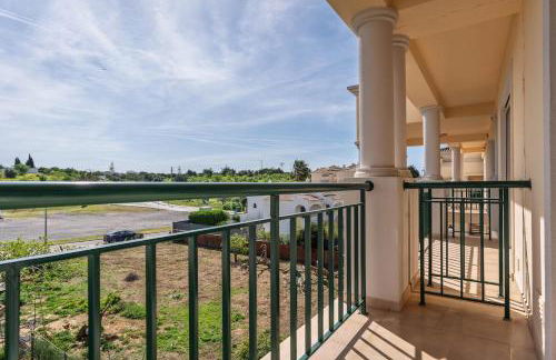 Bright 3-BR in Guia with Shared Pool by Lisbeyond - Foto 18