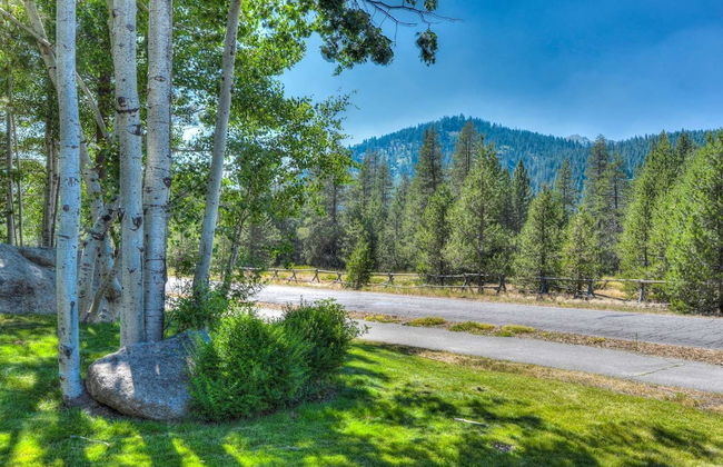 Ridge Court Barrel Relax in Private Hot Tub - Photo 23