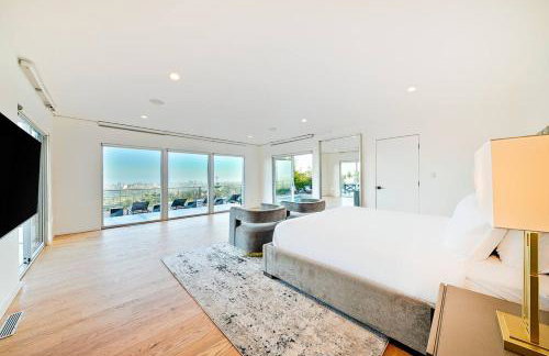 Stunning Modern Estate in BH with Pool, Spa, and Views - Foto 19