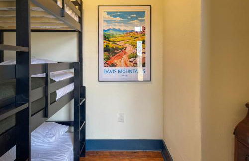 Southwest Escape in Fort Davis Walk to Dining! - Foto 15