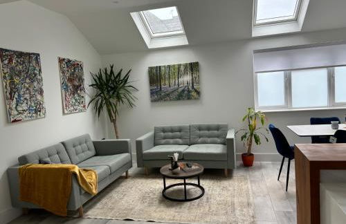 Brand New Big House with garden and free parking - Foto 3