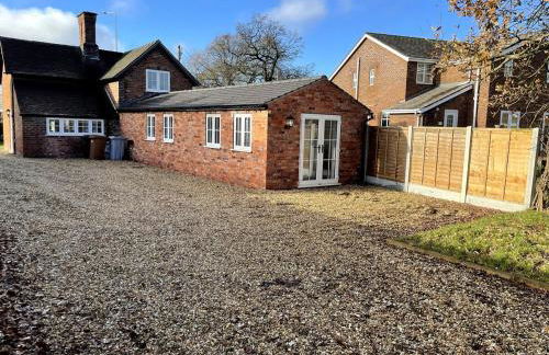 Spacious Family Friendly Cottage - Photo 28