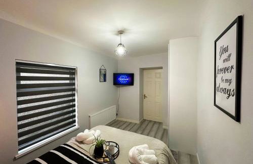 On Trend 3 Bedroom Home In Maerdy near Attractions - Foto 23