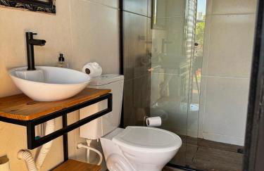 Refugio Moderno com Piscina Quente e Por do Sol - Foto 18