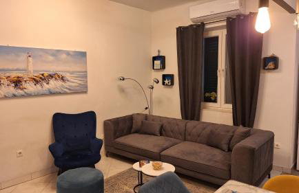 Spacious Apartment Center - Photo 4