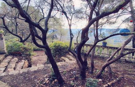 Les Ribas villa groupe, de 4 a 14 personnes, maison familiale, séjour nature, calme, Provence, Plaine des Maures, proche mer, Verdon, randonnée, terrain arboré, jeux enfants, pétanque, ping-pong, cuisine équipée, grande capacité, vacances en groupe - Foto 47