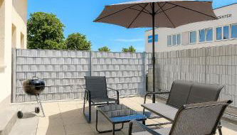 LETA Homes - Komfortables Gästehaus - eigene Parkplätze & Traumterrasse - Foto 2