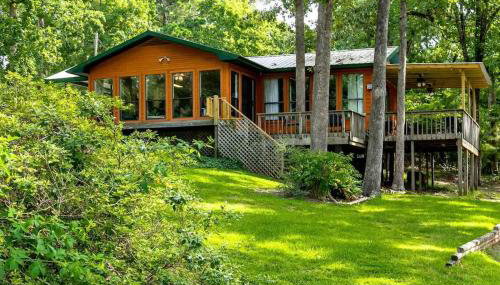 Lakefront 3BR with Bunkhouse and Kayaks, Rowboat Included - Foto 2