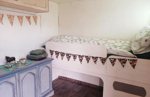 Secluded Converted Horsebox Retreat in Welcombe - Foto 1