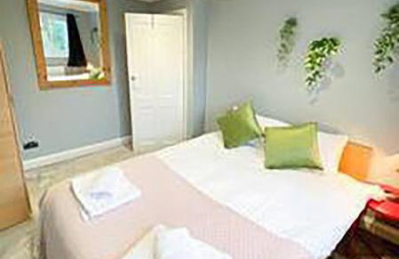 5 bedroom 3 bathroom house - Lyne Chertsey - Foto 8