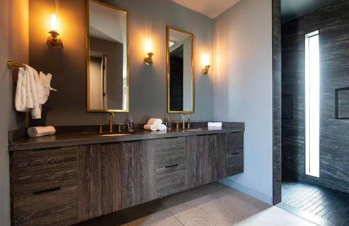 Black C House Modern w pool spa - Photo 26