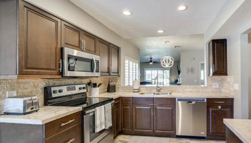 Patio and Pool Access Stunning Palm Desert Townhome - Foto 2