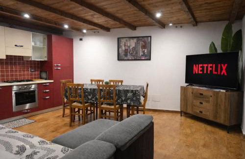 Appartamento con Biliardo Privato Patio e Parcheggio Aosta - Photo 2