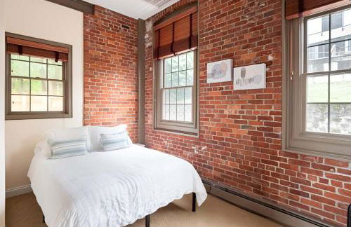 Jennifer's Historic Riverfront Loft Private Patio - Foto 2