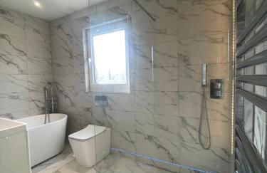 3 Bedroom House - Photo 5