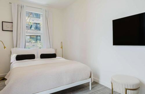 Designer Home in Diplomat District - Foto 13