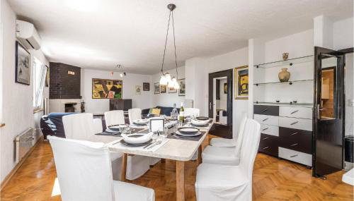 4 Bedroom Gorgeous Home In Jurdani - Foto 4