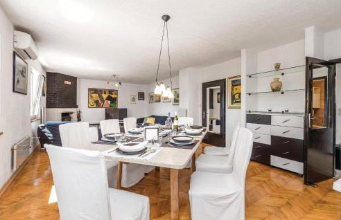 4 Bedroom Gorgeous Home In Jurdani - Photo 4