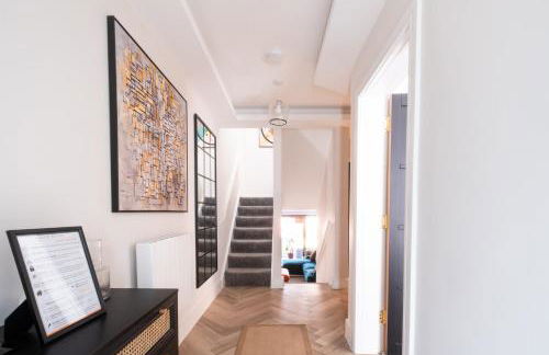 Luxury 4BDR House By Torr Property Group Short Lets & Serviced Accommodation With Free Gated Secure Parking & Private Patio Garden Liverpool - Foto 79