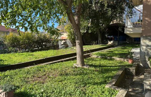 Angela House - Photo 23