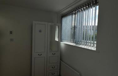 Luxury 4 Bed 3 bath 6 mins from City Renter - Photo 14