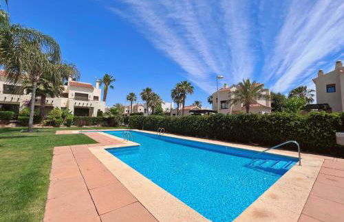 Casa Mila Roda Sleeps 4 with Pool - Foto 33