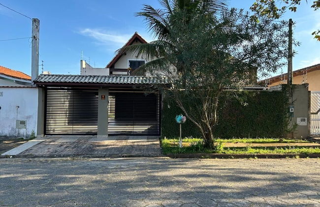 P003 Casa c 3 Dorm. Apenas 150m da Praia - Foto 1