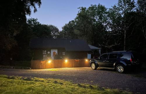 Belle 2 bedroom log cabin with hot tub, forest and loch - Foto 34