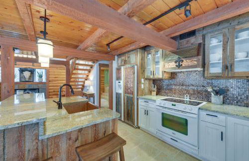 Dreamy Alpine Cabin with Hot Tub, Fireplace and More! - Foto 11