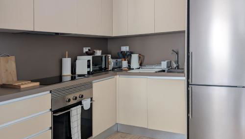 Chic Studio with Castle View Balcony and A/C - Foto 3