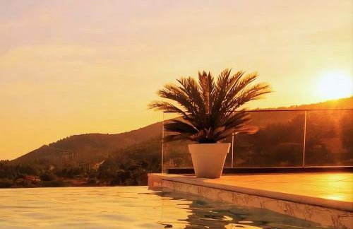Top of the Pupnat - Private Design Villa with Panoramic Views & Infinity Pool - Foto 1