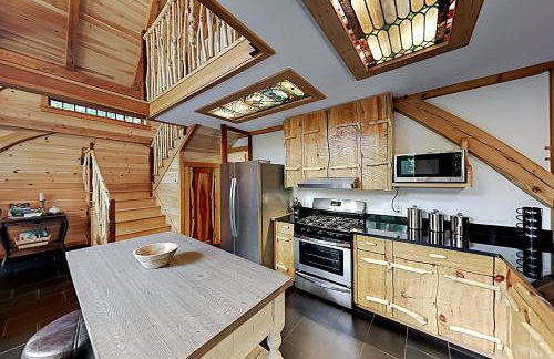 The Lazy Lumberjack Cottages - Photo 12