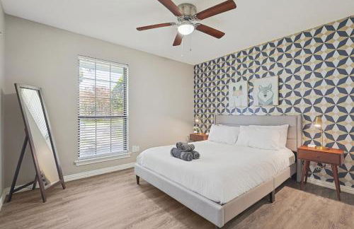 Best of Allen at Fountain Park - 5BD-2BA with Pool - Foto 26