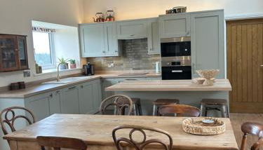 High Shilford Barn - Photo 4