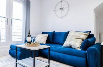 The Kingsmead Loft - Stylish 1BR Top Floor Apt with King or Twin Beds & Free Secure Underground Parking, Central High Wycombe HP13, Sleeps 3 - Foto 27