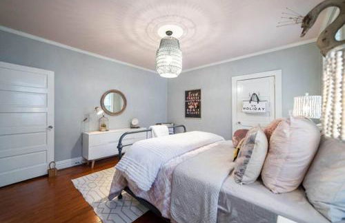 Elizabeth Bungalow, Fenced Yard, Fireplaces, Grill - Foto 51