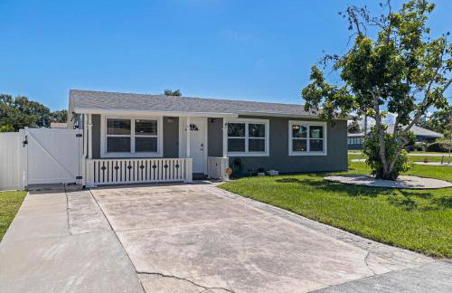 Stylish St Pete Vacation Home w/ Private Pool! - Photo 25